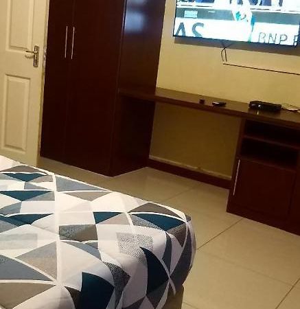 Tshukudu E Ntsho Bed & Breakfast Mogwase ภายนอก รูปภาพ